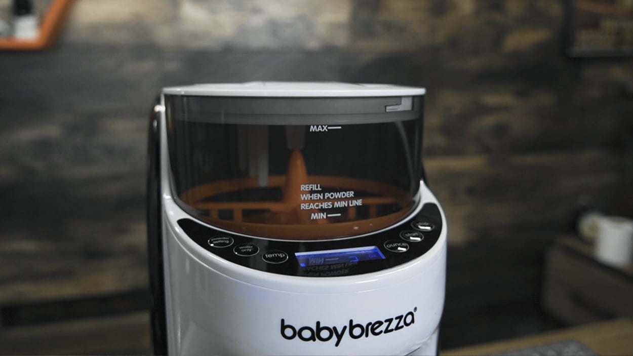 Detail of the Baby Brezza Formula Pro Advanced formula canister detail