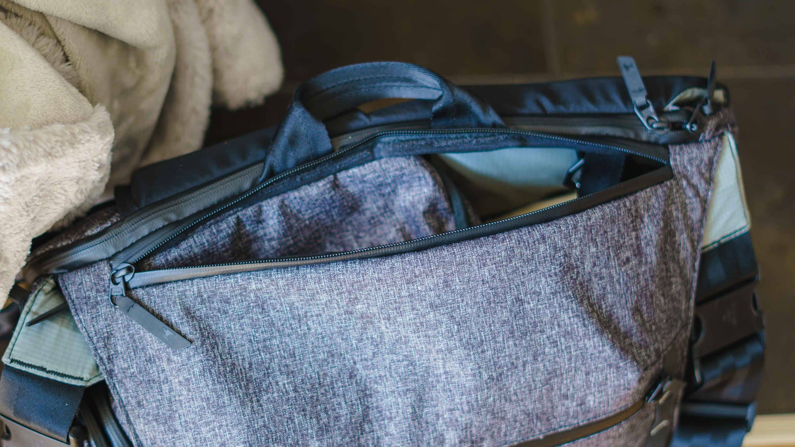 Opened zipper pocket