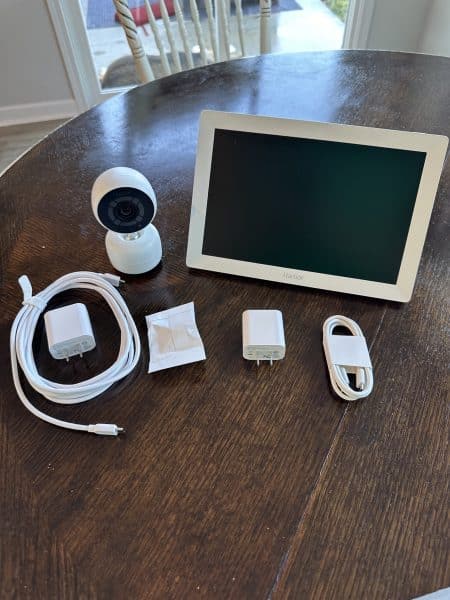 A Harbor camera, cords, and the tablet